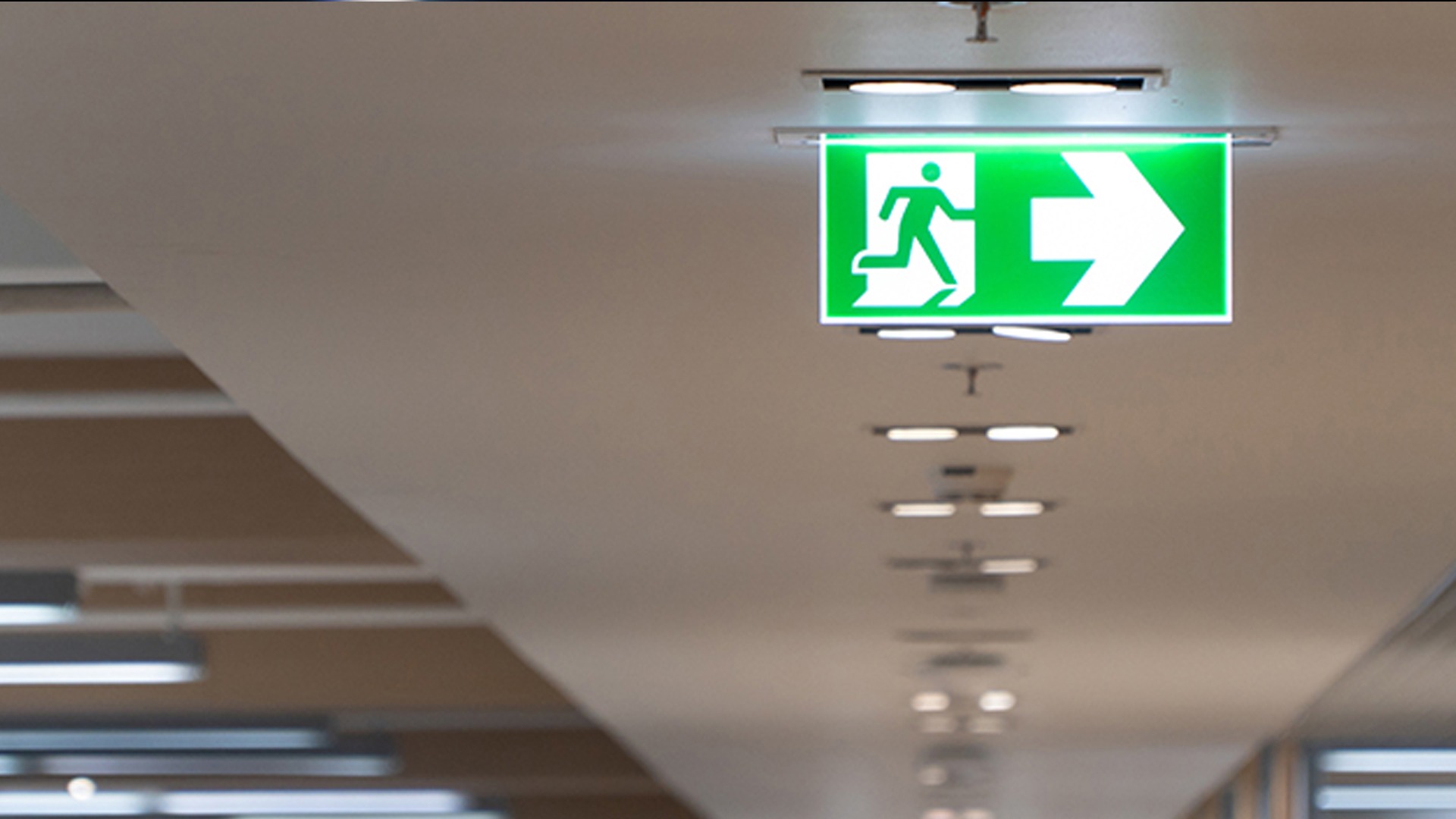 Thiết bị cứu hộ, chiếu sáng và thoát hiểm đóng vai trò sống còn trong hỏa hoạn