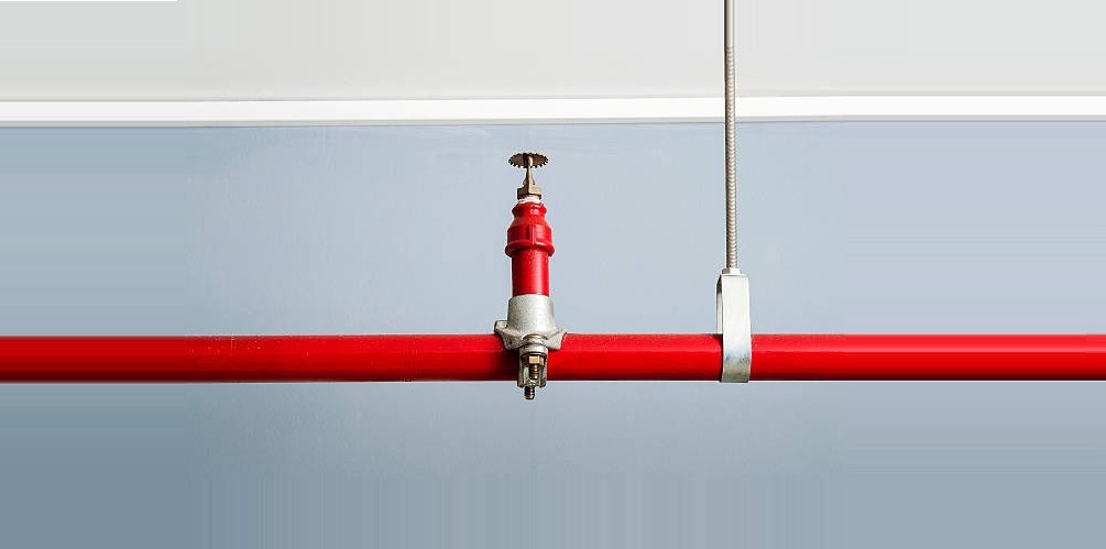 Áp lực nước trong hệ thống đóng vai trò then chốt với hiệu quả của đầu phun chữa cháy. Áp lực nước trong hệ thống đóng vai trò then chốt với hiệu quả của đầu phun chữa cháy.