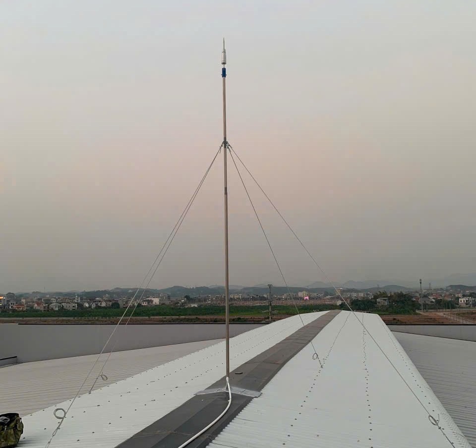 Kim thu sét được chế tạo từ những vật liệu có độ bền cơ học và khả năng dẫn điện tốt Kim thu sét được chế tạo từ những vật liệu có độ bền cơ học và khả năng dẫn điện tốt